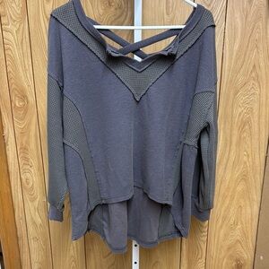 POL Gray Long Sleeve Top with Cross Back High Low Size Small